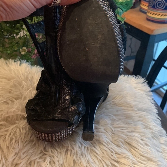 Steve Madden Harlow Leather Metallic Front Zip Studded Platform Stiletto 7.5 - Picture 3 of 16